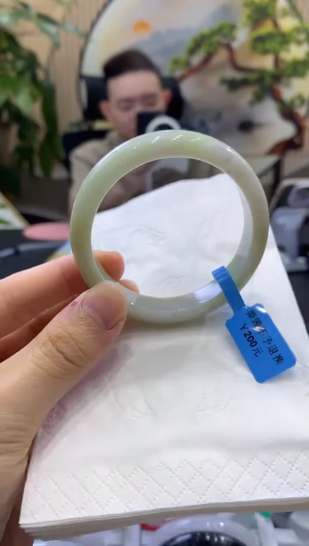翡翠手镯未镶嵌4004
