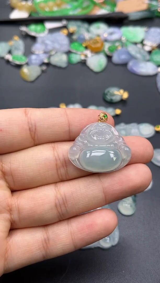 翡翠18K金镶嵌吊坠(不含链)多人
