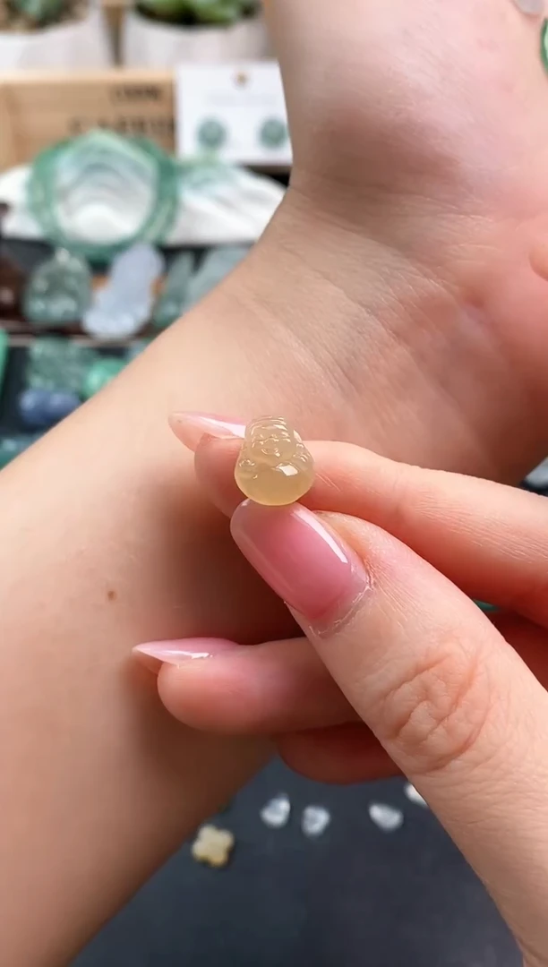 颈饰未镶嵌翡翠财财