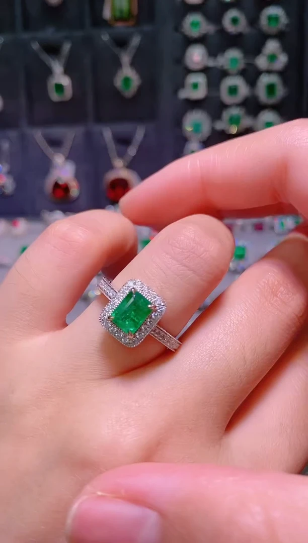 18K金镶嵌18K金戒指祖母绿.