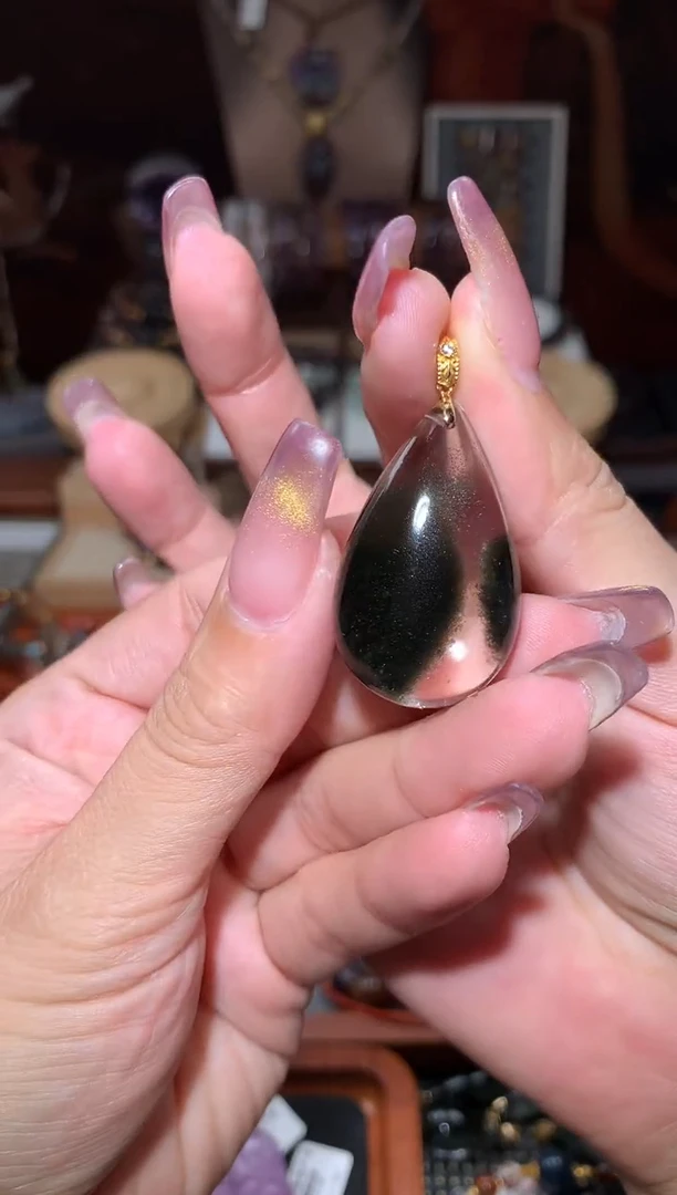 18K金镶嵌颈饰水晶绿幽灵吊坠
