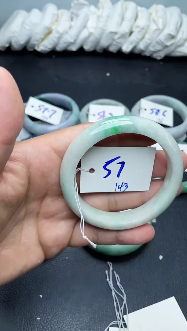 未镶嵌手镯翡翠143