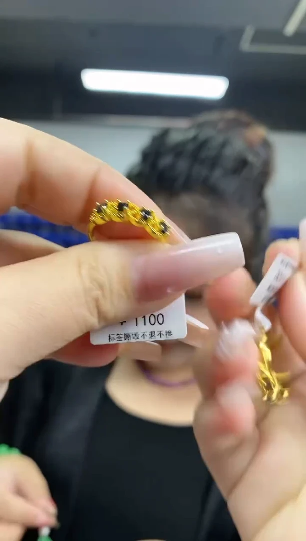 蓝宝石戒指未镶嵌多样性发其一颜色微差