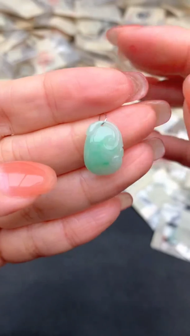 翡翠挂件未镶嵌一