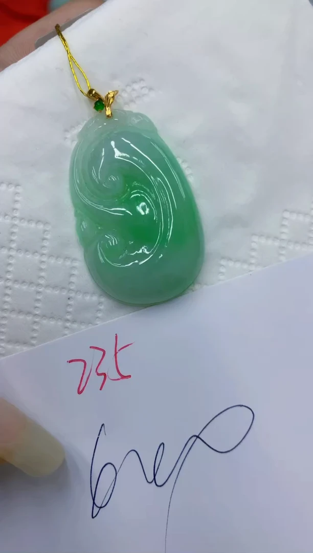 翡翠18K金镶嵌颈饰111111111111