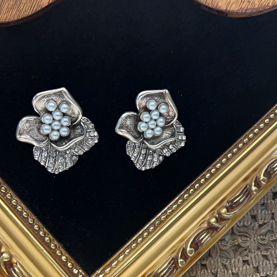 合金仿珍珠耳饰 山茶花珍珠耳饰文艺复古耳港风优雅花朵耳钉 797，