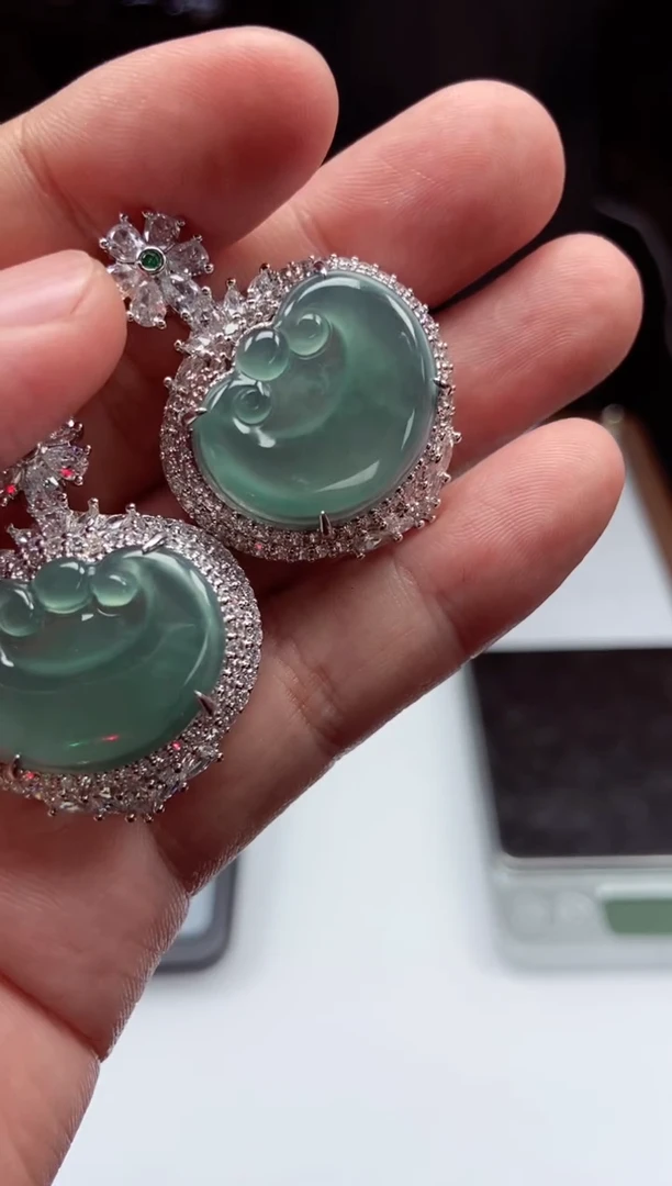 翡翠未镶嵌颈饰天然翡翠A货多样性发其一