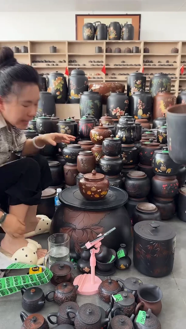 罐瑕疵 彩填 锤纹茶叶罐  664