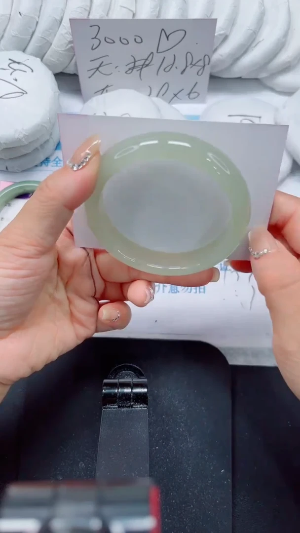 未镶嵌手镯石英质玉50-58.5