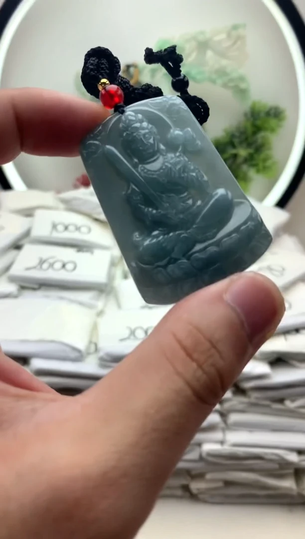 颈饰未镶嵌翡翠现在