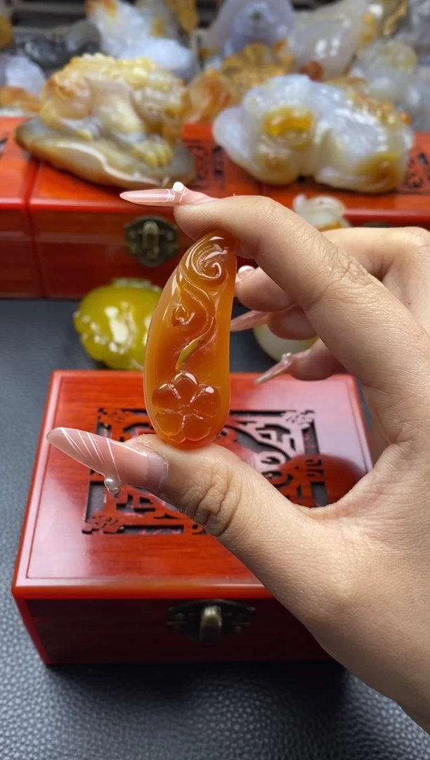 【闪购商品】玛瑙/玉髓挂件未镶嵌00