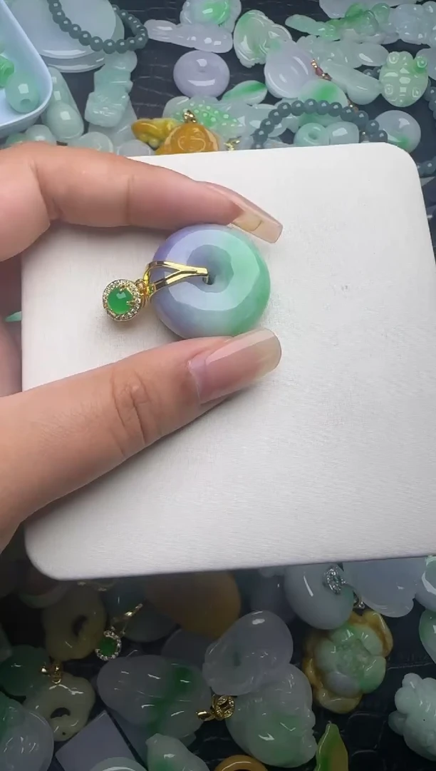 翡翠未镶嵌颈饰天然缅甸翡翠吊坠