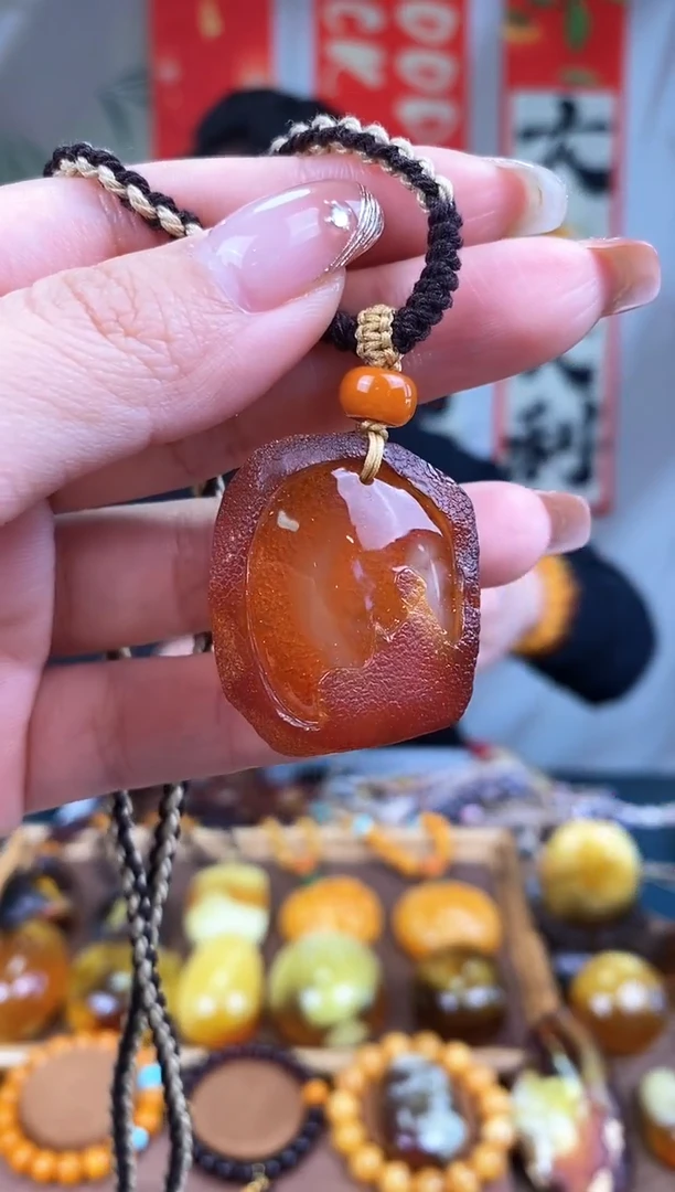 【闪购商品】琥珀裸石未镶嵌基地发货 一物一证 顺丰包邮