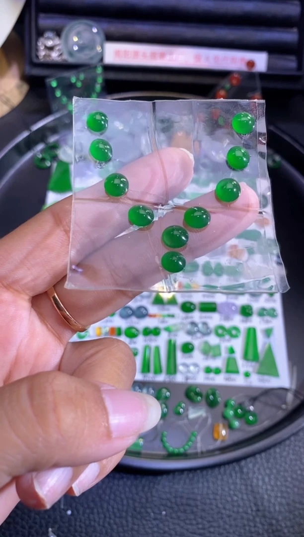 未镶嵌挂件翡翠蛋