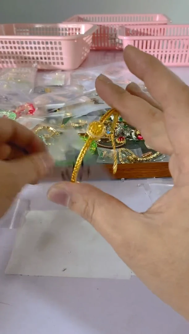 【闪购商品】水晶颈饰银S925镶嵌1133红宝，蓝宝，多样性发一件赠链