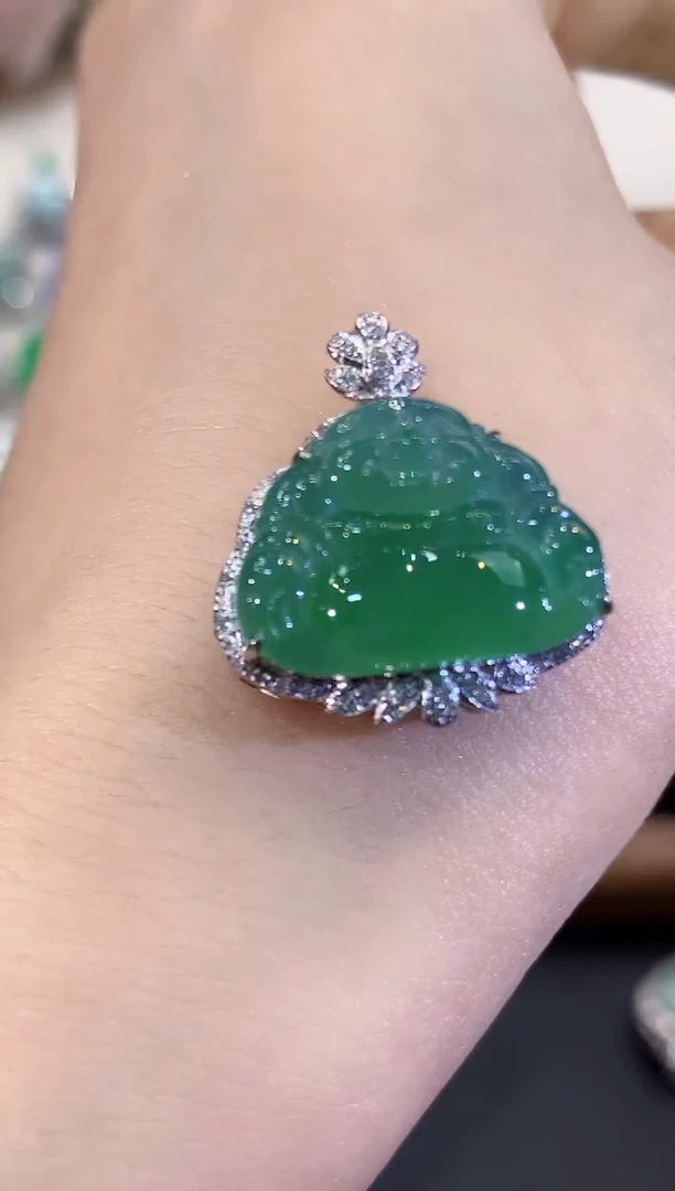 吊坠(不含链)18K金镶嵌翡翠C100