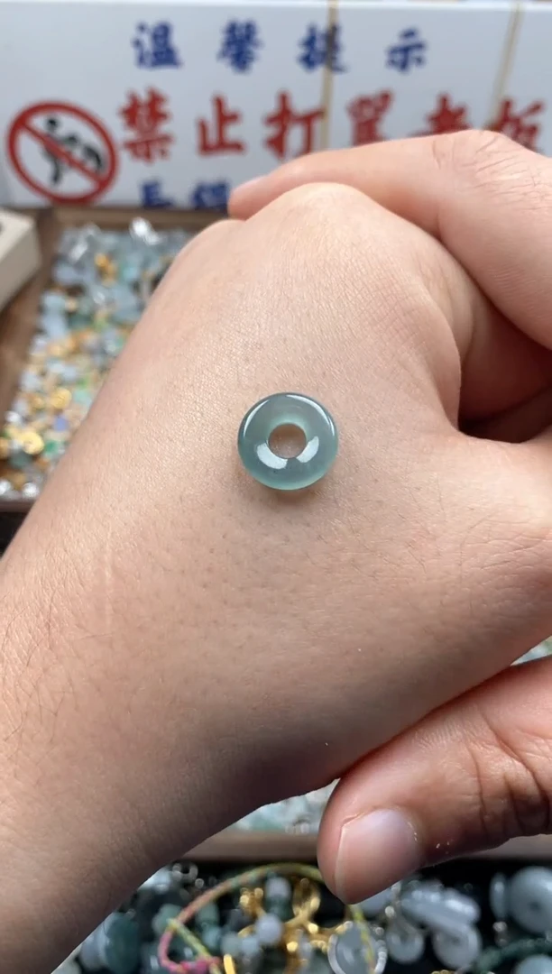 【闪购商品】翡翠颈饰未镶嵌哥哥