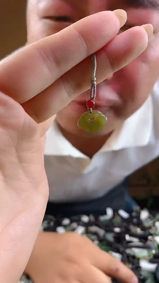和田玉未镶嵌颈饰多样性发货，拍一发一