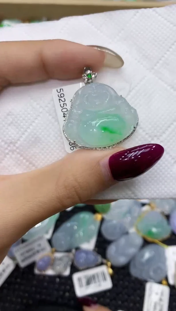 翡翠18K金镶嵌颈饰111111111111