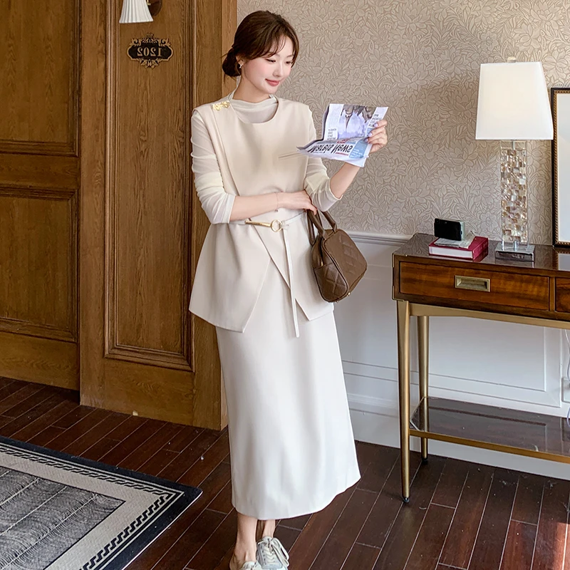 小香风设计感打底衫开叉坎肩马甲半身裙三件套2025春新款时尚套装