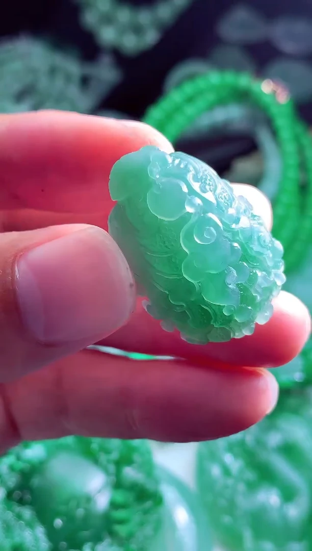 未镶嵌定制翡翠粉*?翡翠毛货定制
