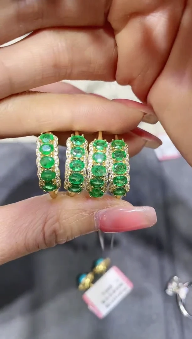 S925银镶嵌祖母绿戒指 多样性发其一