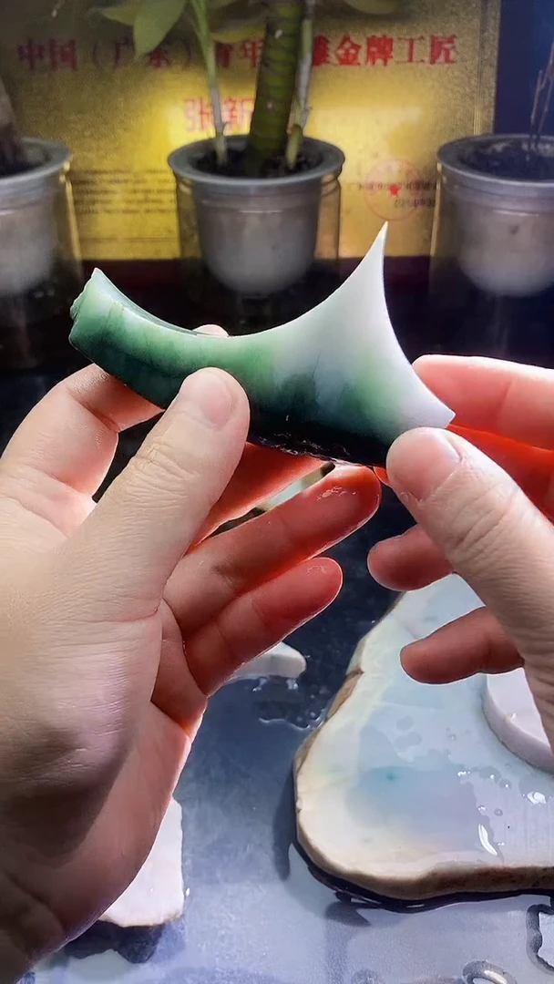 未镶嵌挂件翡翠100