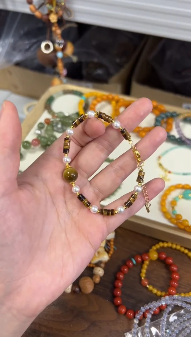 木变石（虎睛石）手链未镶嵌黄虎眼石设计款手链[0166]