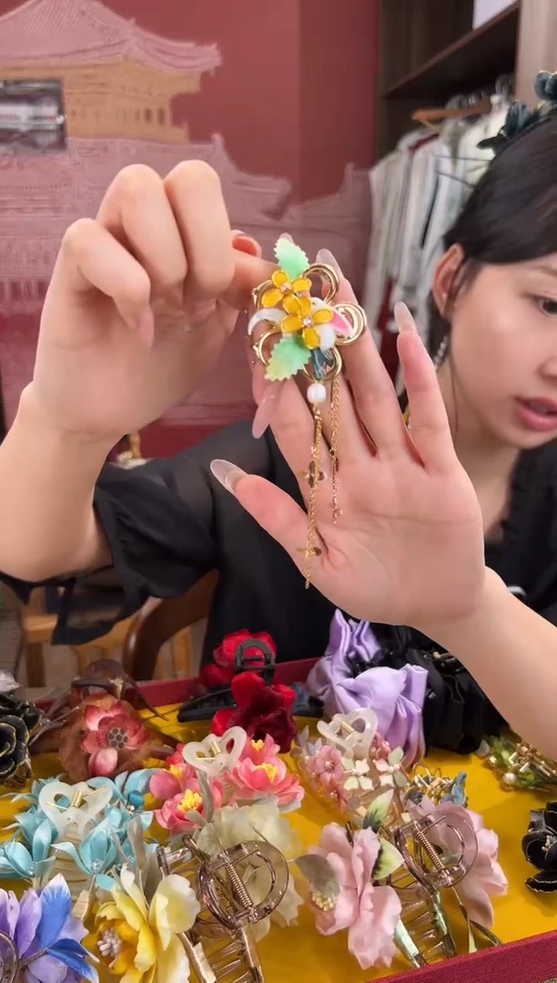 刺绣非遗绒花缠花手工（抓夹 ）