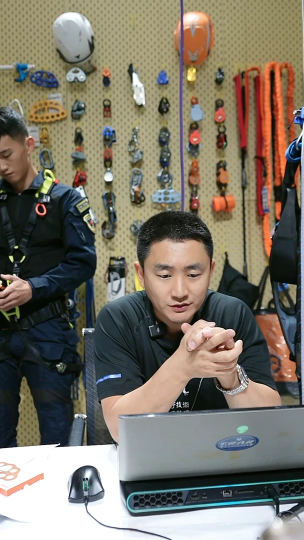JIAOLONG石穿下降器