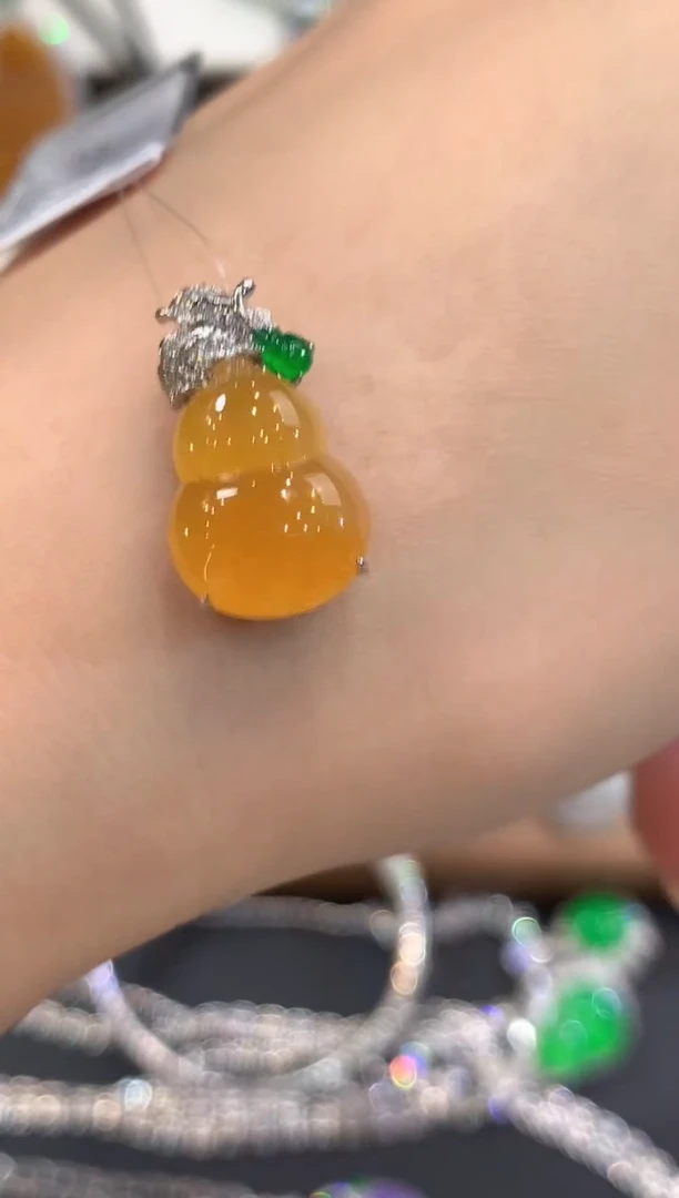 吊坠(不含链)18K金镶嵌翡翠q72