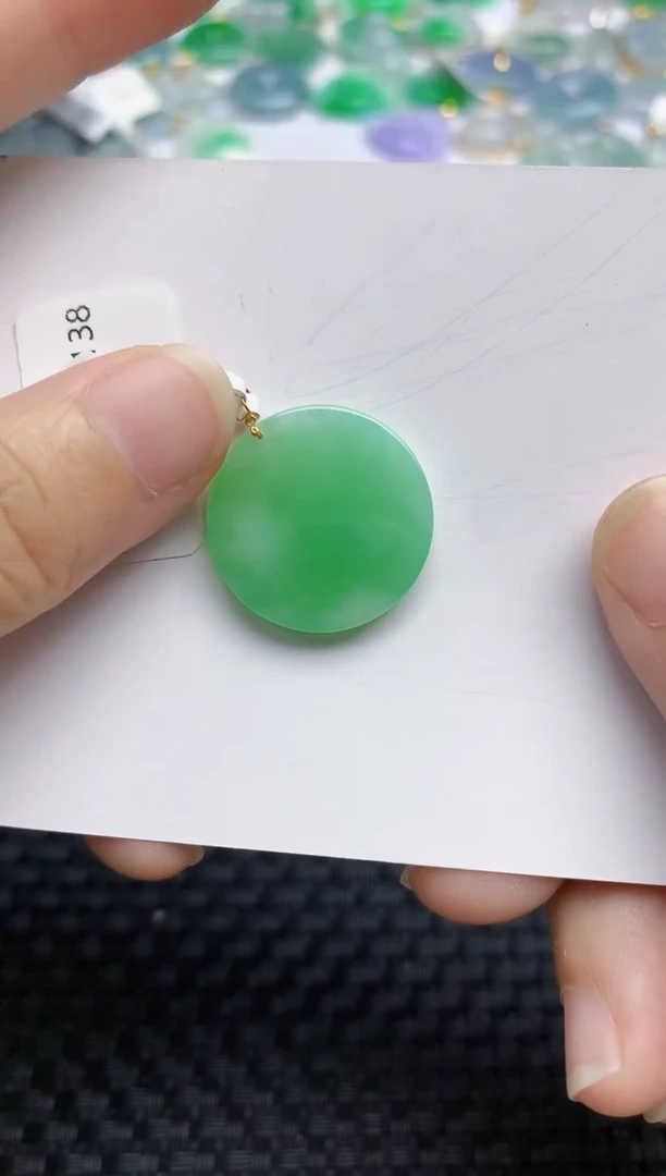 翡翠18K金镶嵌颈饰天然A货翡翠
