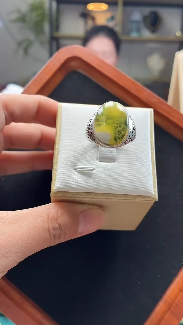 银S925镶嵌琥珀戒指精品绿珀意境珀男戒