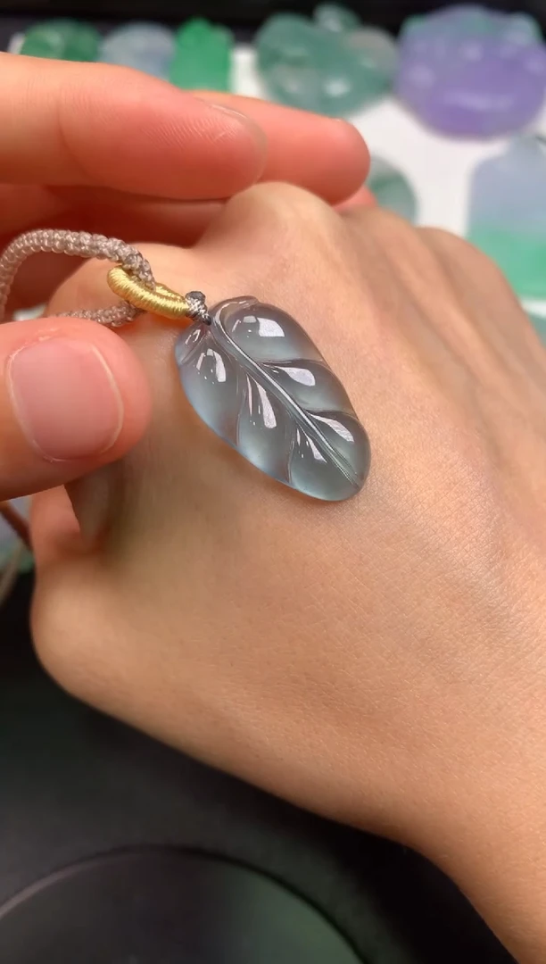 翡翠未镶嵌颈饰无鉴赏期