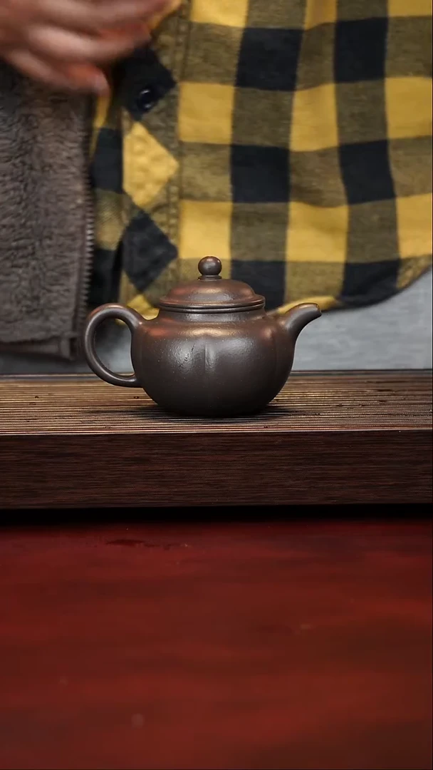 原矿高端紫砂----筋纹莲子