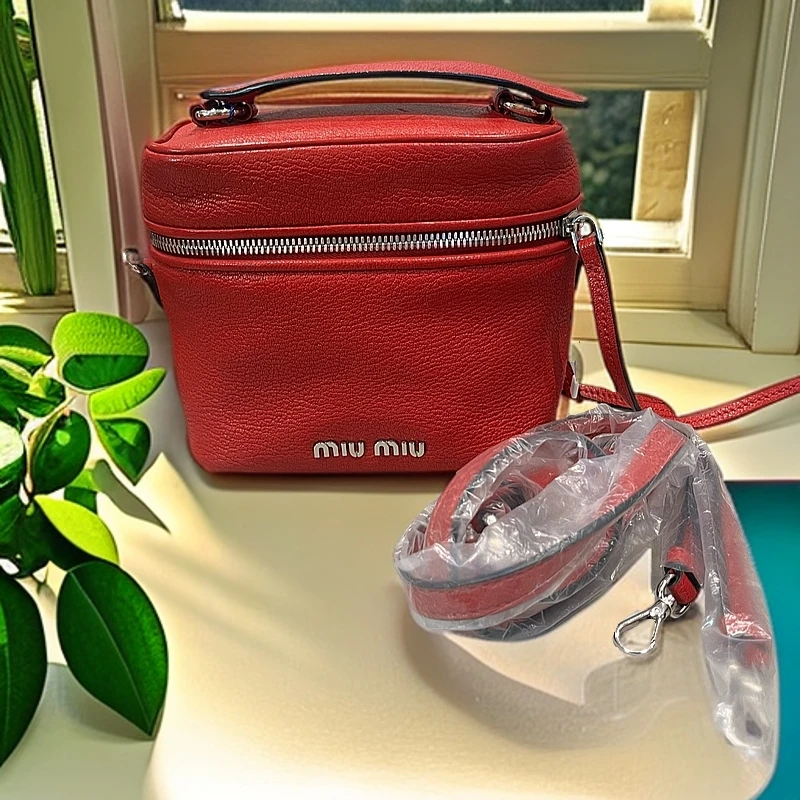 95新 MIU MIU/缪缪  红色手提包 1153 7069