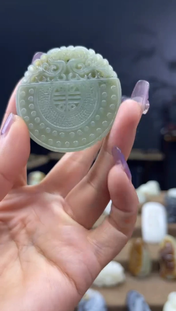 颈饰未镶嵌和田玉1