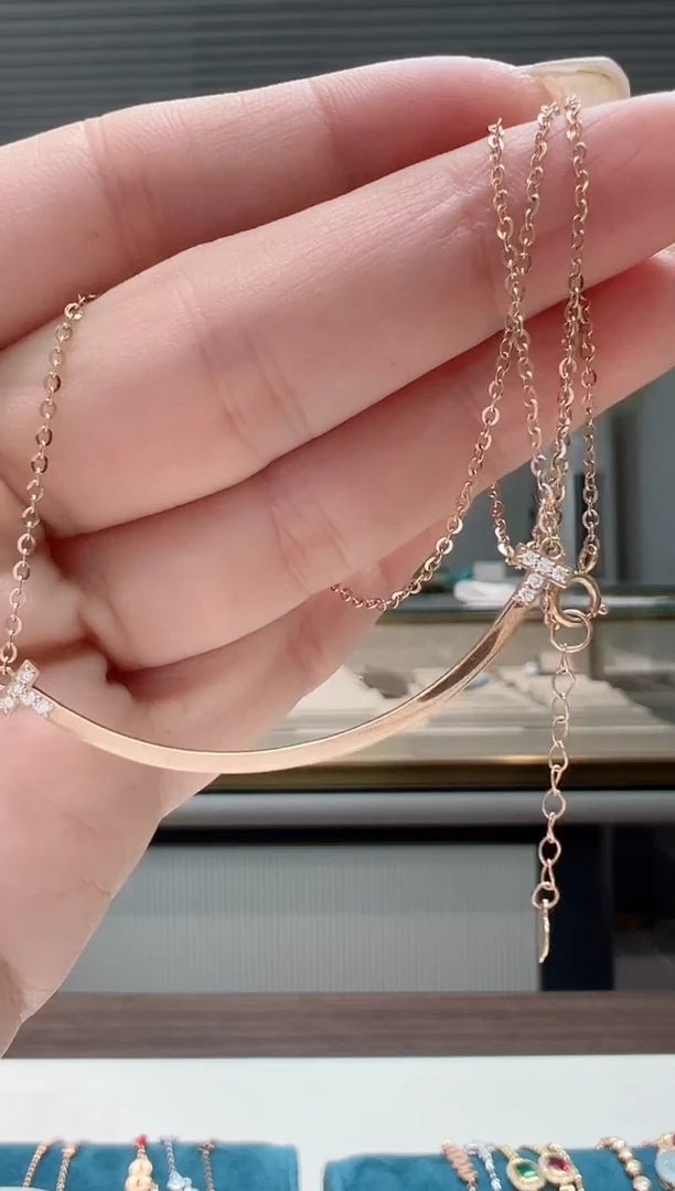 【闪购商品】钻石颈饰18K金镶嵌镶钻酒窝微笑项链K红