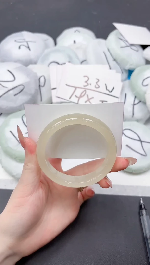 未镶嵌手镯石英质玉357-58