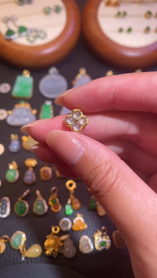 颈饰银S925镶嵌翡翠a货翡翠