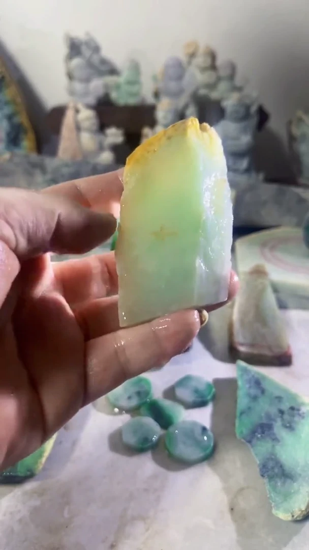 【闪购商品】翡翠吊坠(不含链)未镶嵌A304