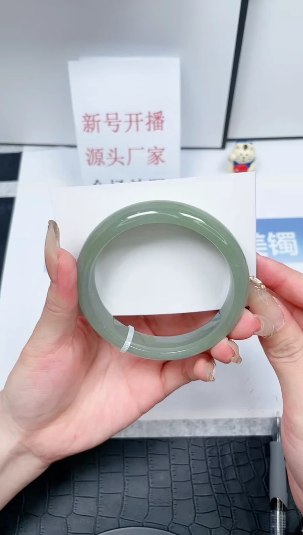 【闪购商品】石英质玉手镯未镶嵌Q257-62.7