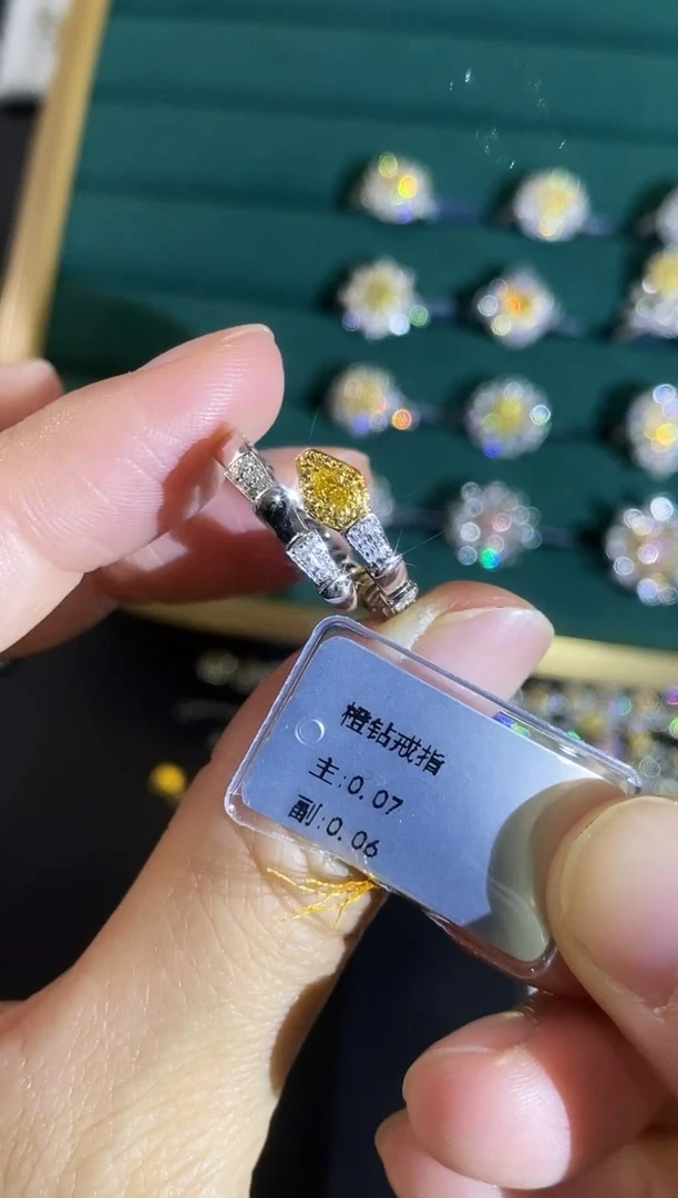 18K金镶嵌戒指钻石11