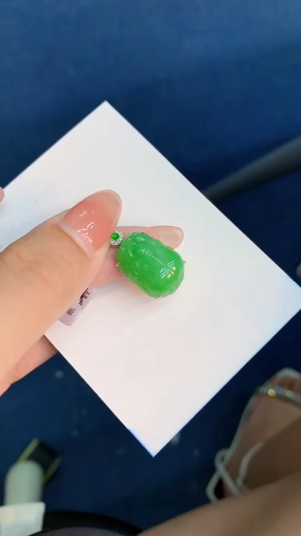 翡翠18K金镶嵌吊坠(不含链)1