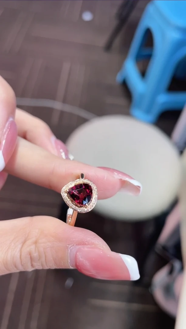 【闪购商品】碧玺戒指18K金镶嵌·