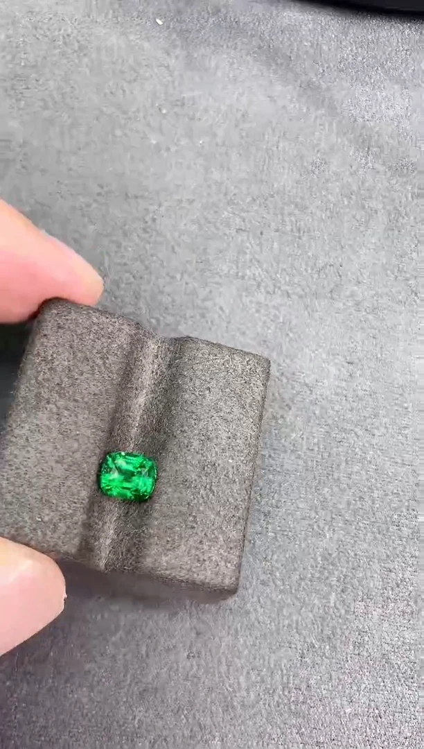 未镶嵌裸石石榴石d***ma-352 1.55ct