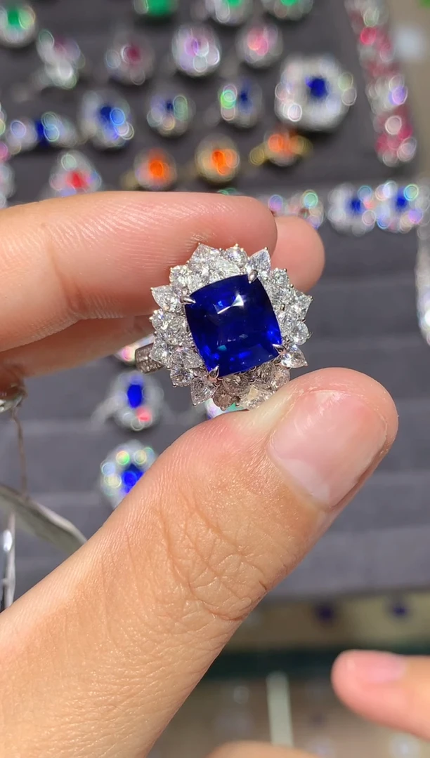 戒指蓝宝石18K金镶嵌4.56CT