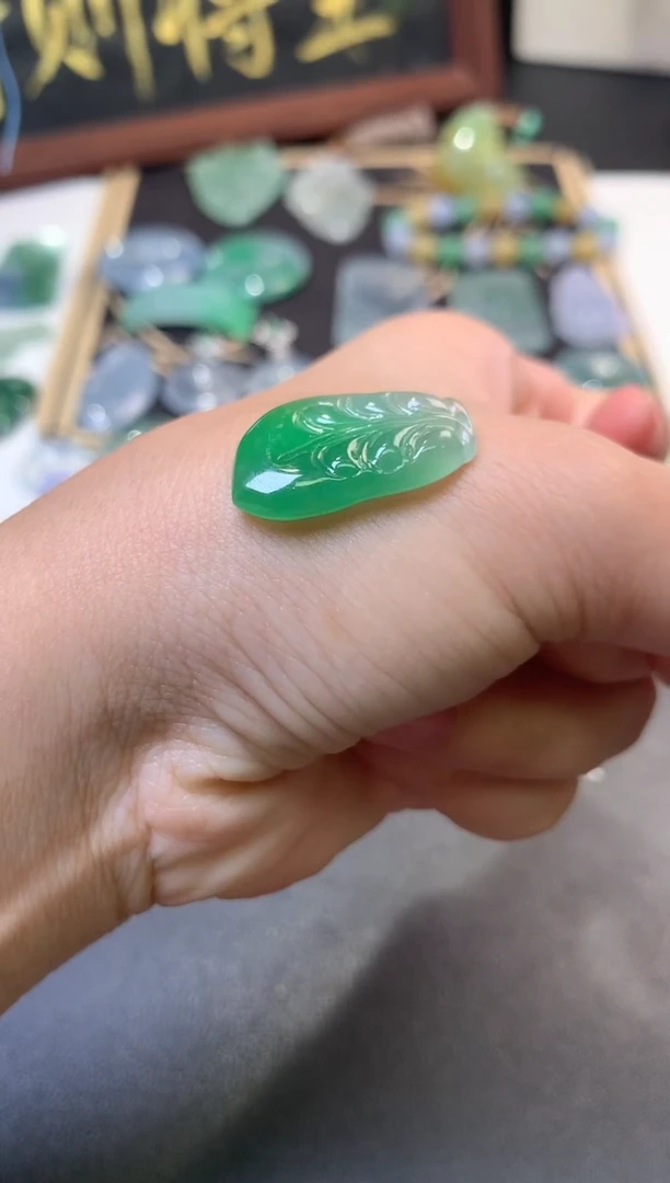 未镶嵌定制翡翠毛货