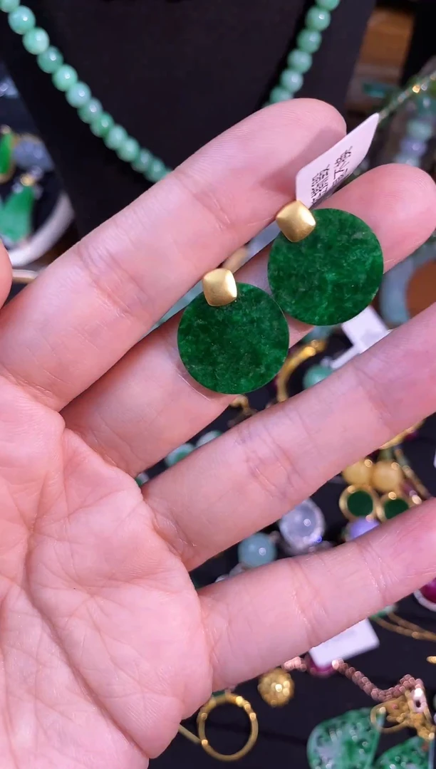 18K金镶嵌翡翠耳饰翡翠吊坠