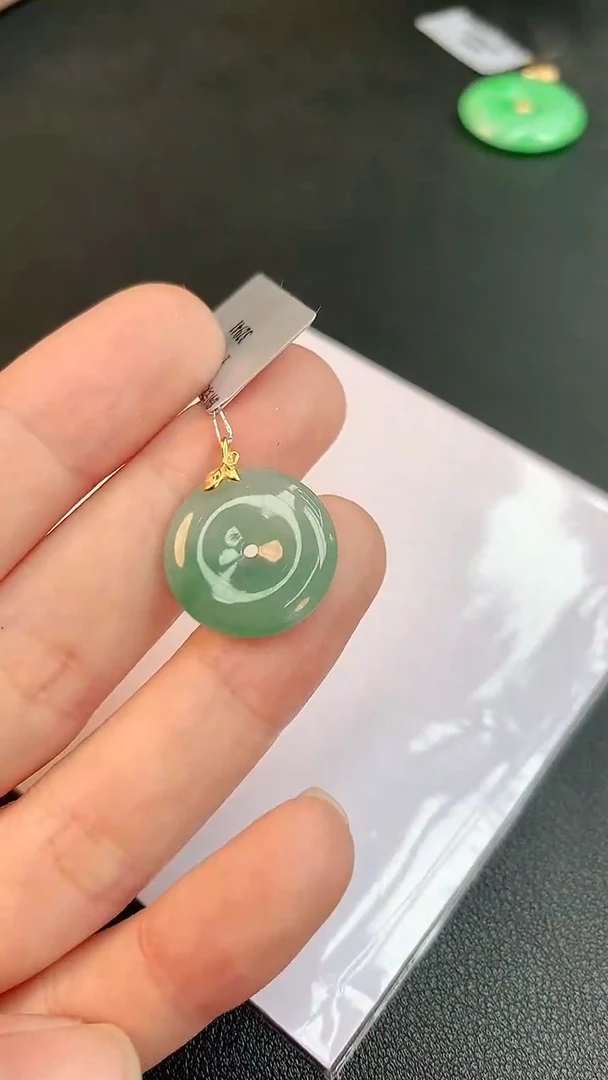 【闪购商品】翡翠颈饰18K金镶嵌赠礼盒证书 敏